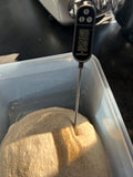 Digitális maghőmérő tésztában